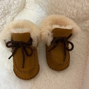 💥sold💥Infant ugg moccasins